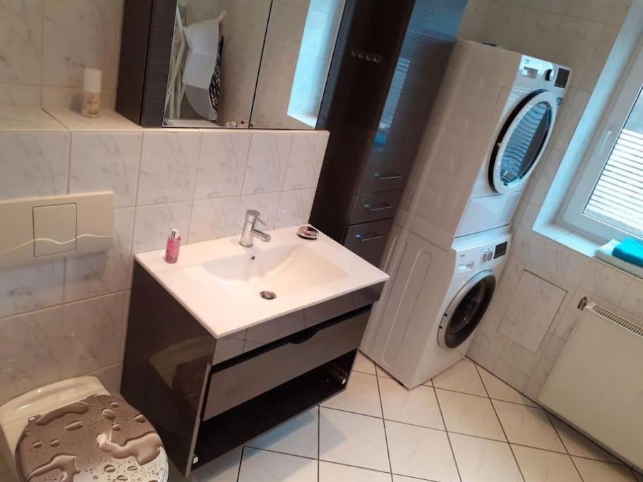 Schoene Und Ruhige Ferienwohnung In Ottendorf 세브니츠 외부 사진