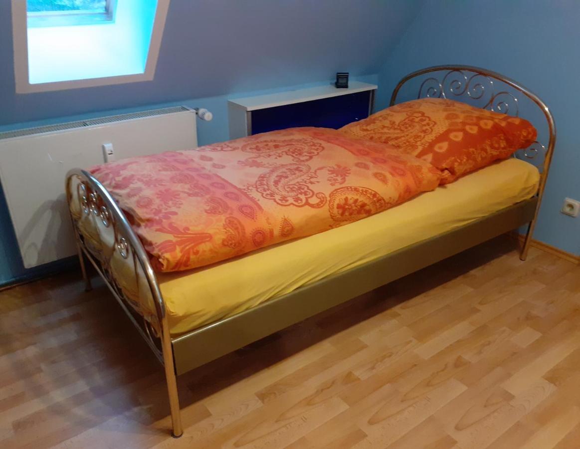 Schoene Und Ruhige Ferienwohnung In Ottendorf 세브니츠 외부 사진